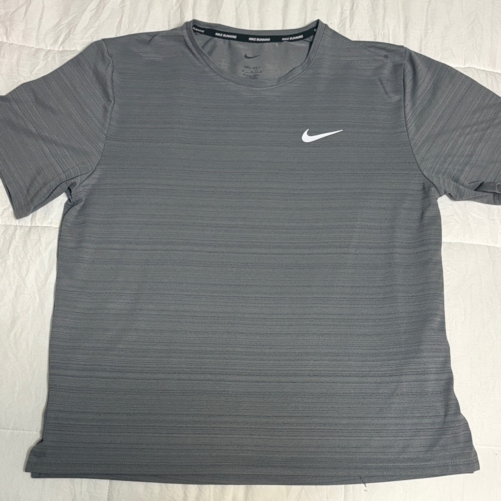 Nike Men's Charcoal Short Sleeve Tee